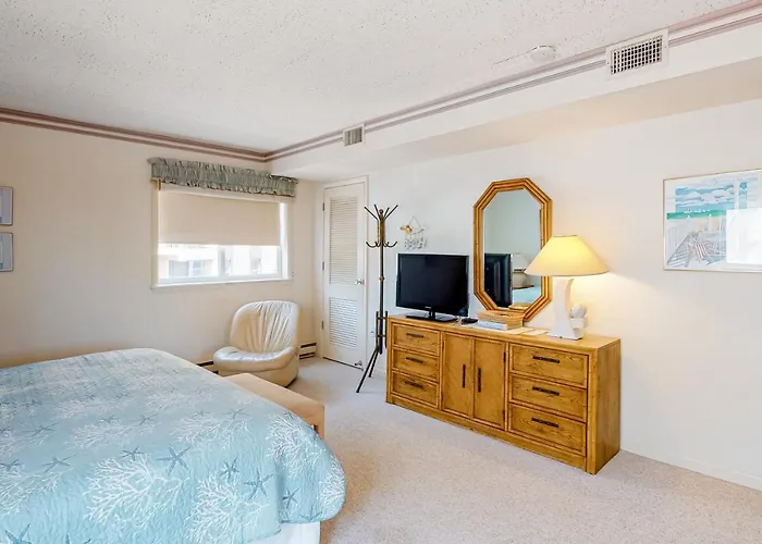 Wight Street - Unit 2 Apartment *